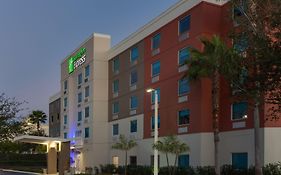 Holiday Inn Express Hotel & Suites Fort Lauderdale Airport/Cruise Port By Ihg